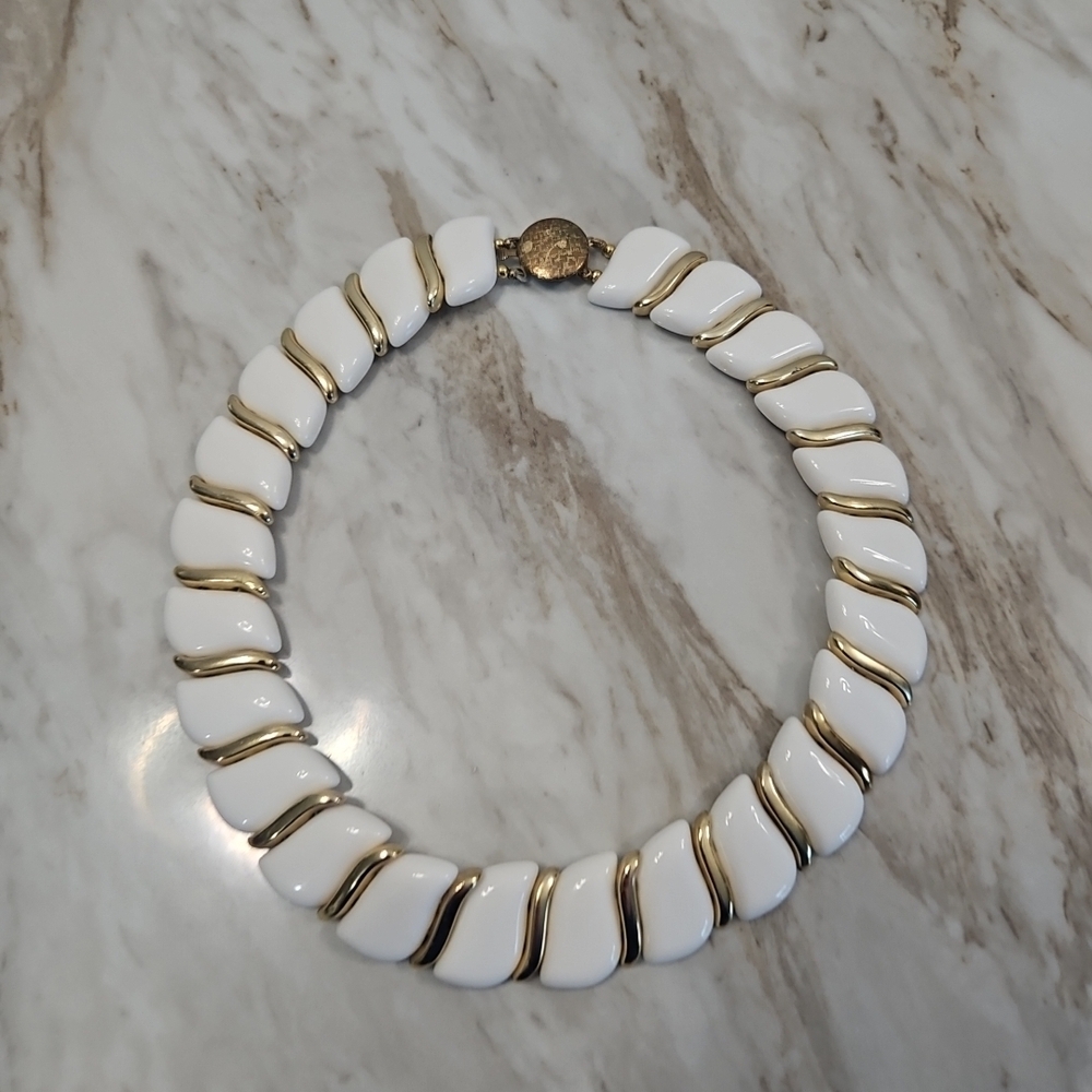 Chic White and Gold Necklace
